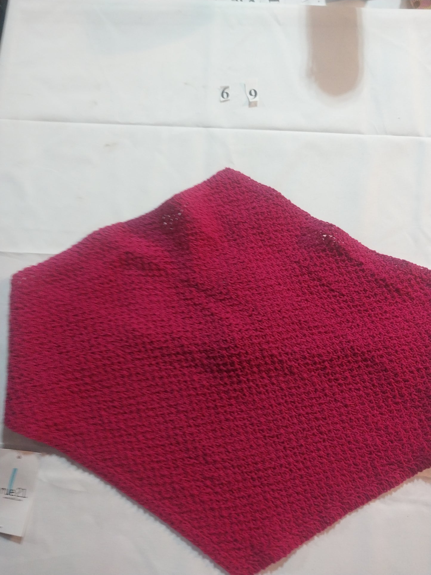 WOMAN'S KNITTED WRAP